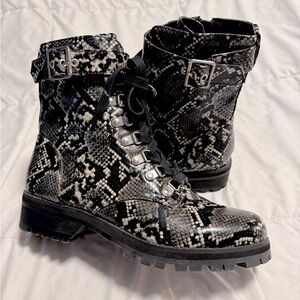 Snakeskin Print Lace-Up Biker Combat Moto Boots Sz 7 Victor Buckle Zip Nordstrom